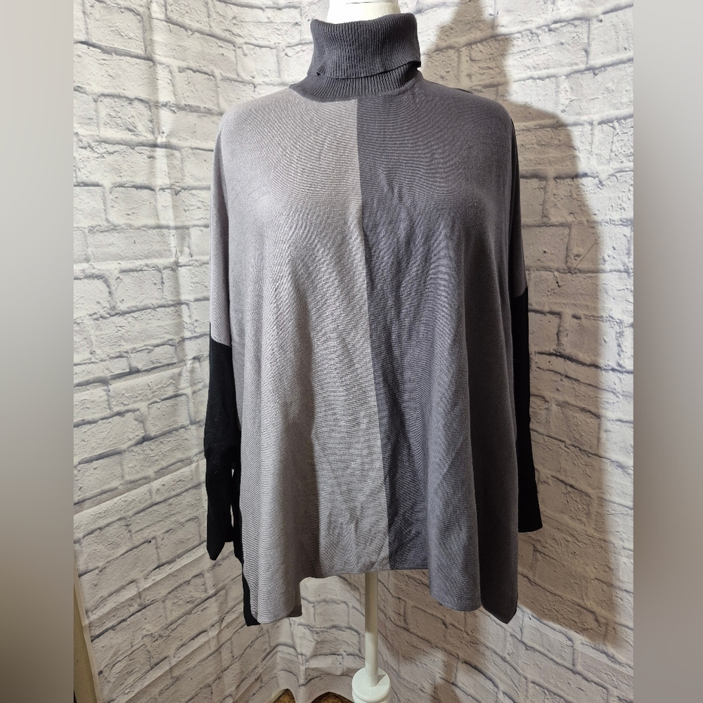 Alfani Women's Two-Tone Gray and Black Sweater